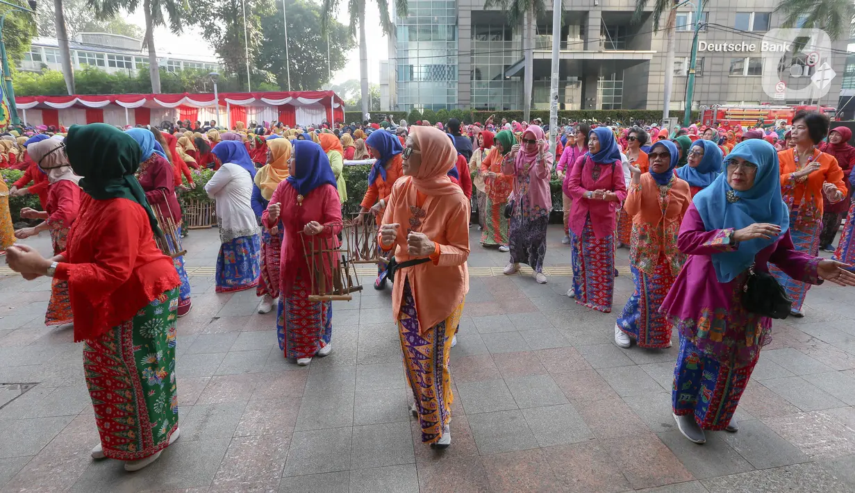 Acara ini mengusung semangat "Lestarikan Budaya dengan Bangga Berkebaya." (Liputan6.com/Herman Zakharia)