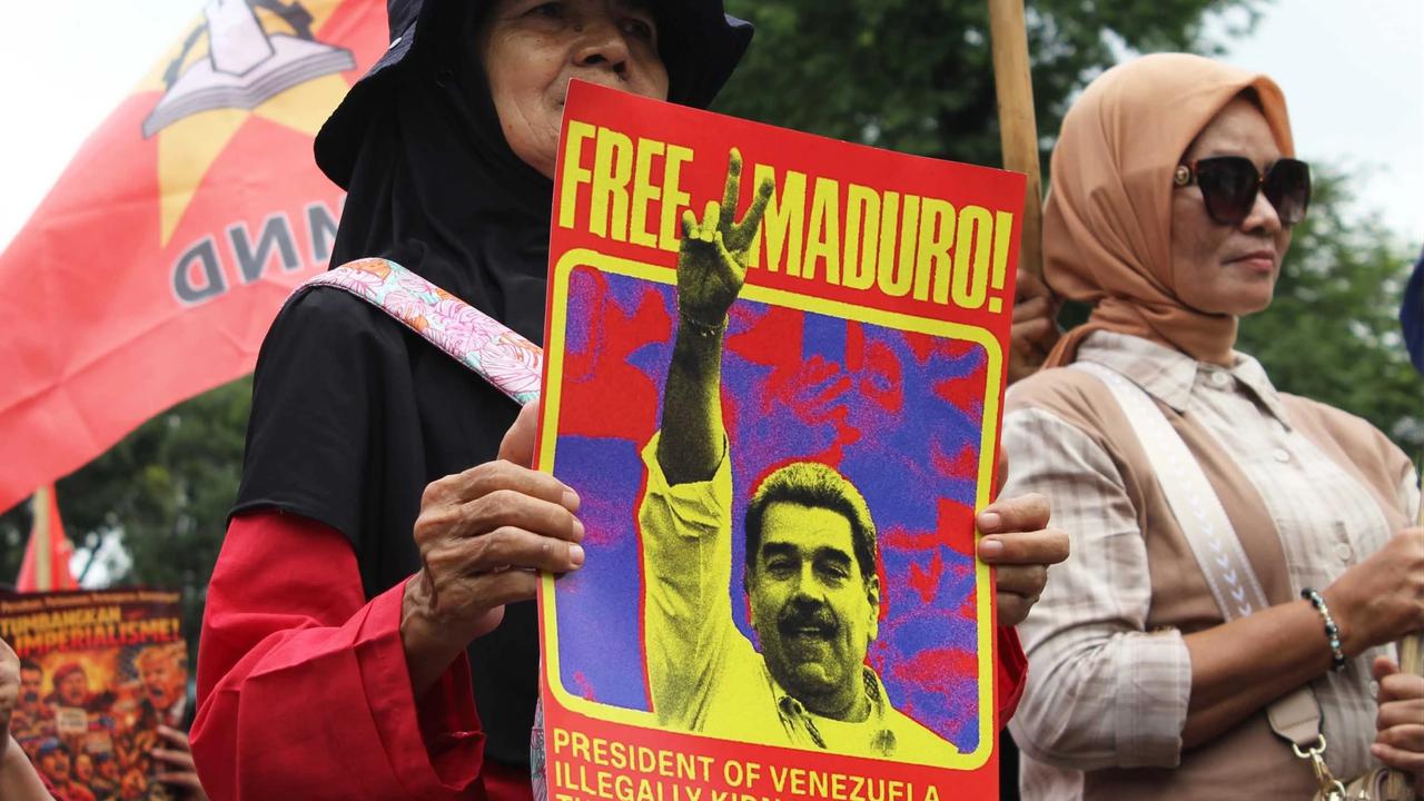 FOTO: Solidaritas Rakyat Biasa Gelar Aksi Damai Dukung Rakyat Venezuela