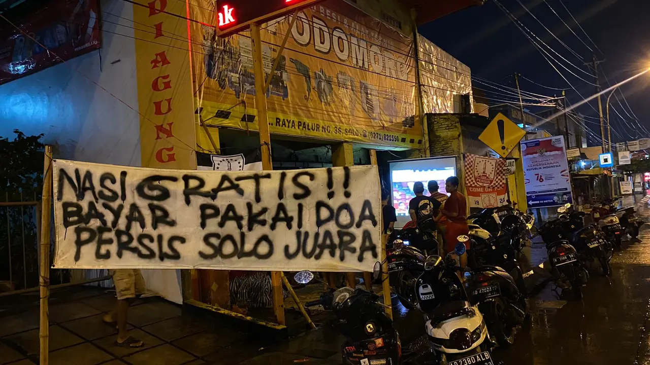 Nasi Gratis Bayar Pakai Doa Persis Solo Juara