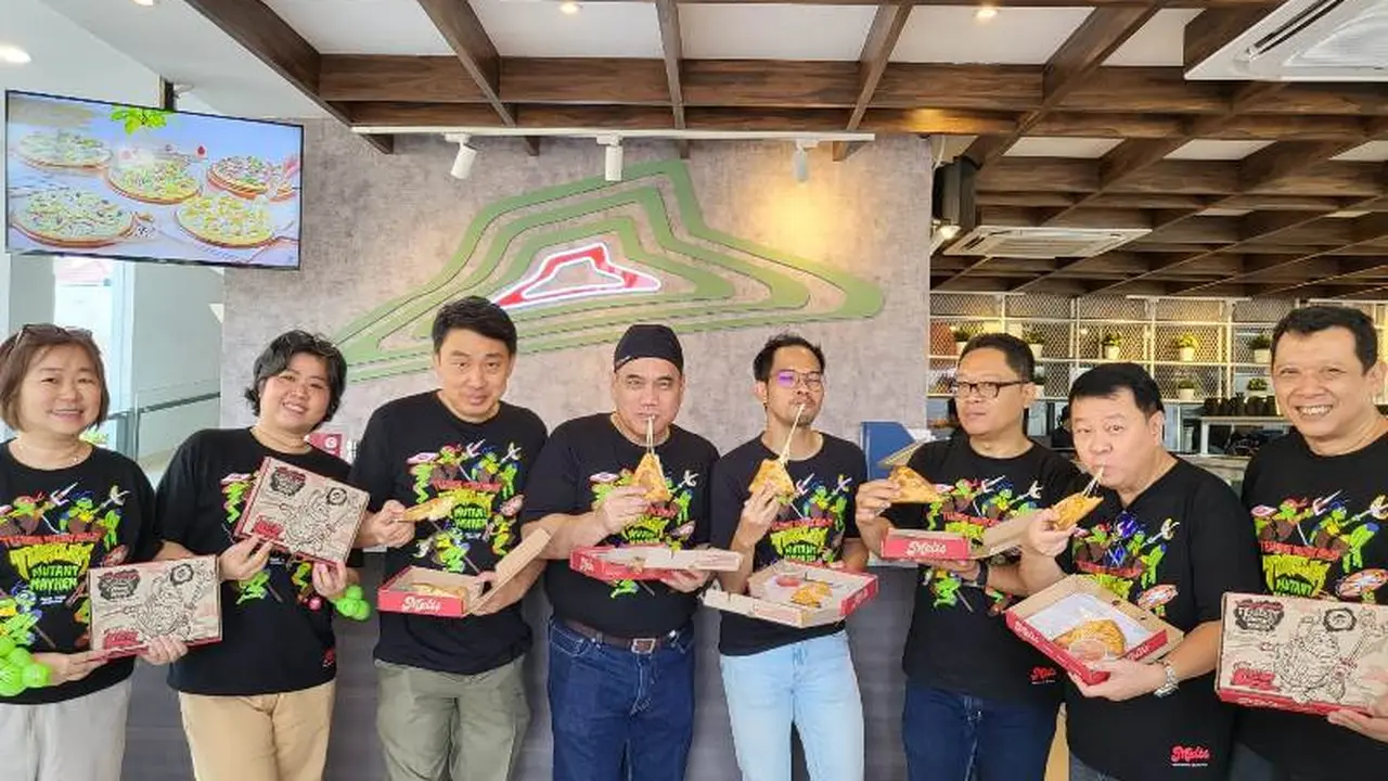 Pizza Melts Terinspirasi  Keinginan Masyarakat pada Makanan yang Mudah Dibawa, Digenggam, dan Dinikmati