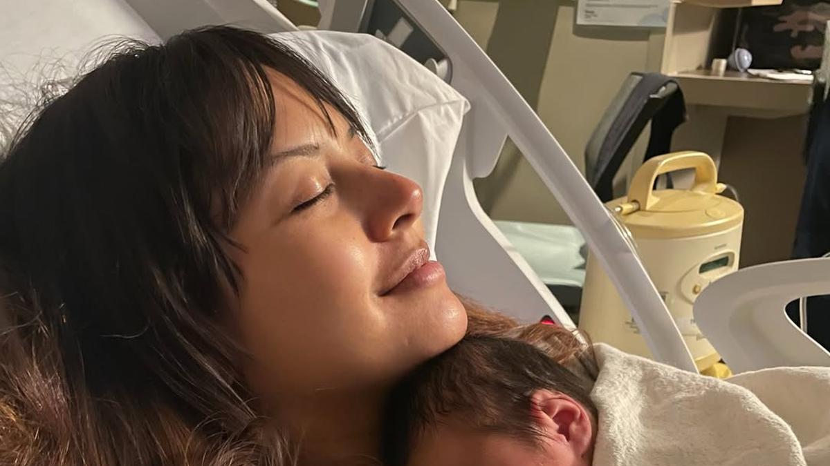 Potret Kuat Aurelie Moeremans di Momen Transformasi Jadi Ibu, Tetap Cantik dengan Bare Face