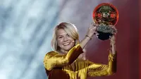 Bintang Lyon dan timnas Norwegia, Ada Hegerberg, terpilih menjadi pemenang edisi pertama Ballon d'Or Wanita tahun 2018. (AP Photo/Christophe Ena)