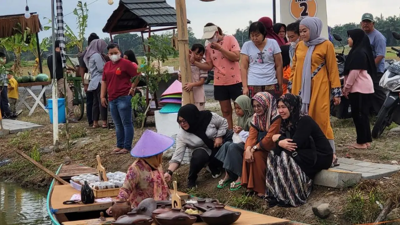 Pasar Terapung Sawah Lukis