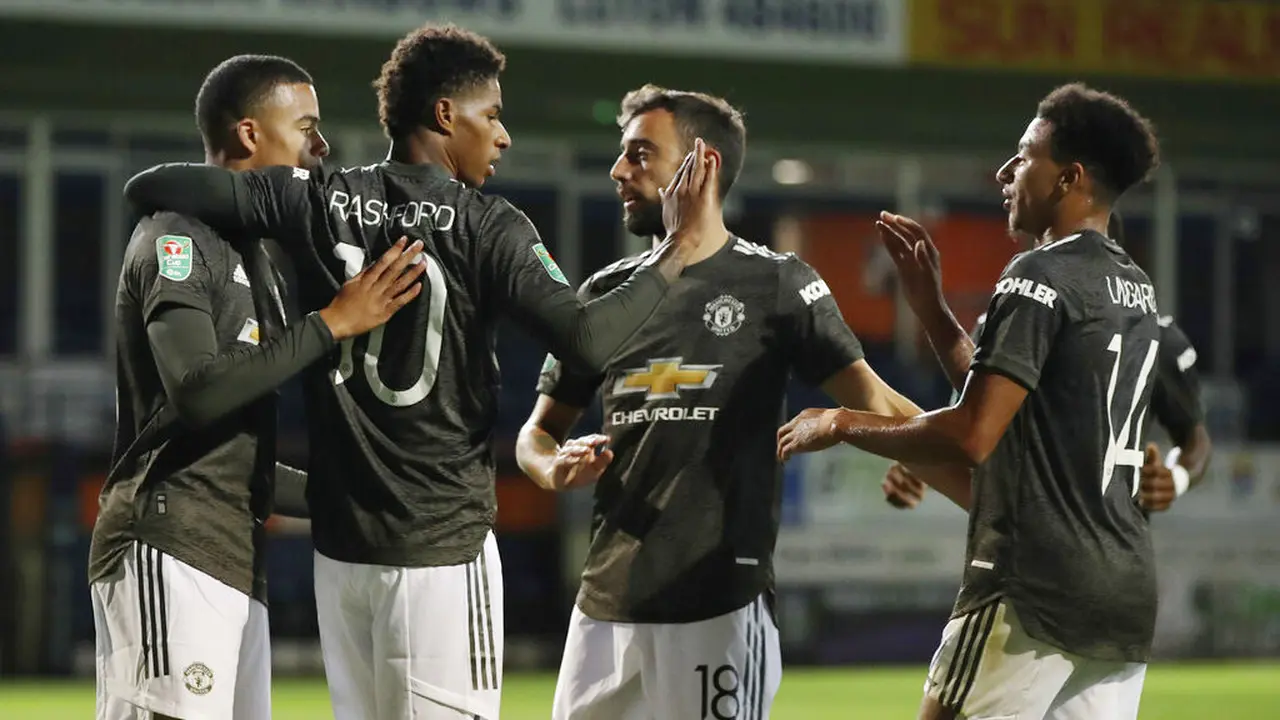 Manchester United Menang Besar atas Luton Town di Piala Liga Inggris