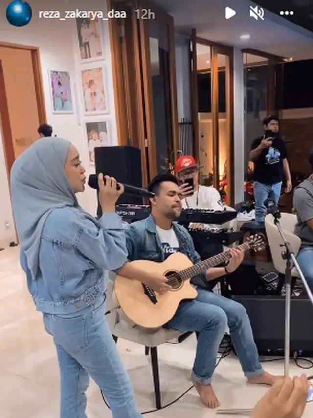 7 Momen Lesty Kejora Reuni Bareng Jebolan D'Academy, Digelar di Rumahnya