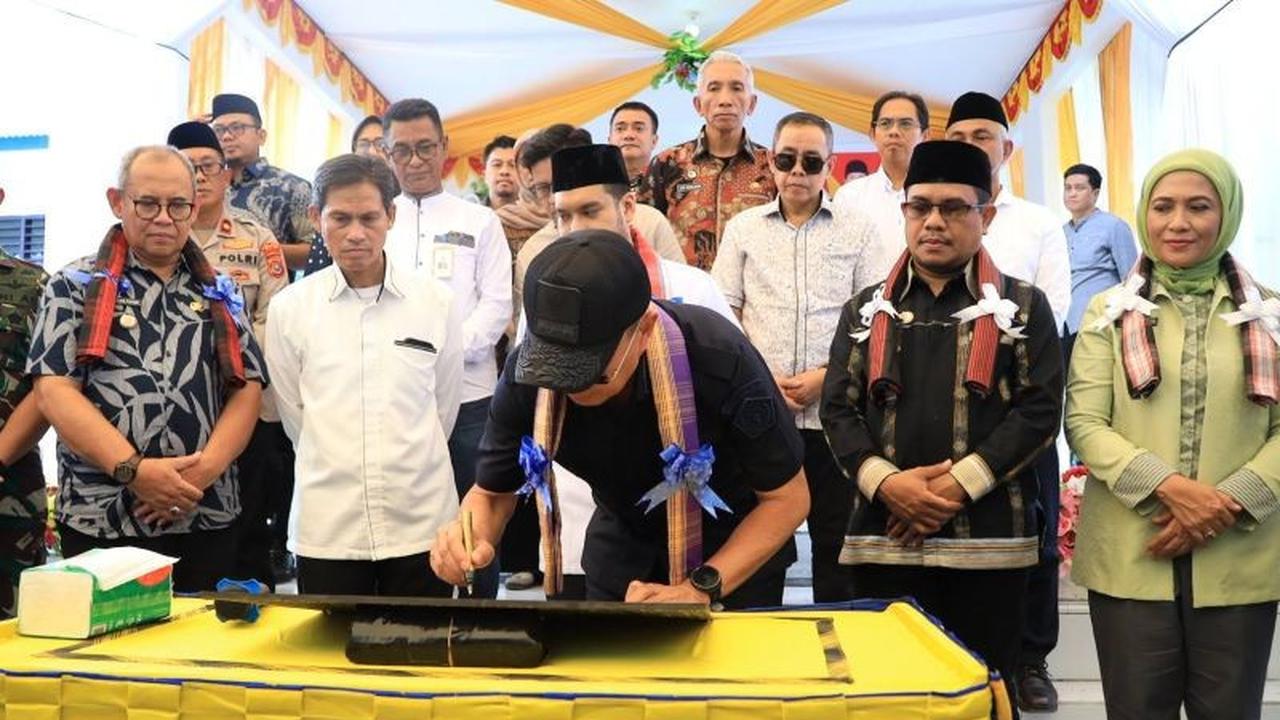 Resmikan SMAN 7 Pasarwajo, Pemprov Sultra Perkuat Pemerataan Pendidikan di Wilayah Kepulauan