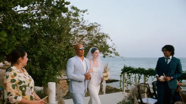 7 Momen Pernikahan Putri Mendiang Paul Walker yang Didampingi Vin Diesel