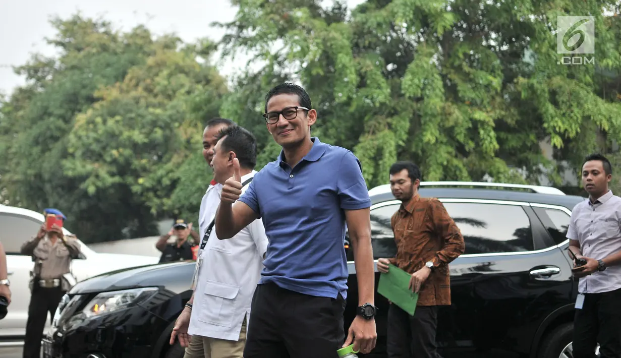 Bakal calon wakil presiden, Sandiaga Uno tiba untuk menjalani tes kesehatan di RSPAD Gatot Soebroto, Jakarta, Senin (13/8). KPU menyelenggarakan tes kesehatan bagi para kandidat capres dan cawapres Pilpres 2019. (Merdeka.com/Iqbal S. Nugroho)