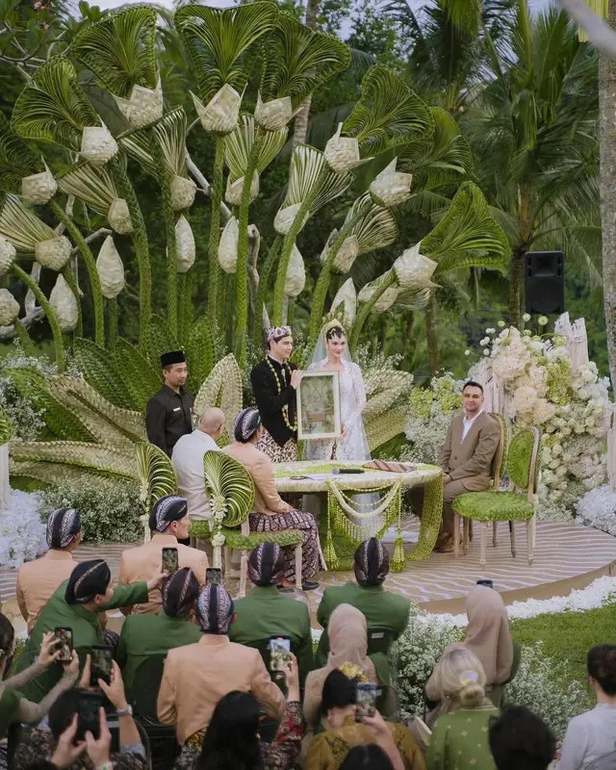 Ijab Kabul Luna Maya dan Maxime Bouttier Jadi Polemik karena Jeda 3 Detik, Penghulu KUA di Bali Yakinkan Pernikahan Sah