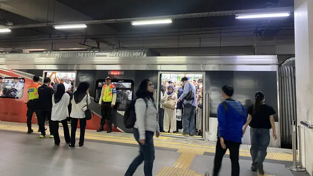 KRL Commuter Line Arah Sudirman, Duri, Tanah Abang hingga Angke Kembali Lancar dari Stasiun Manggarai