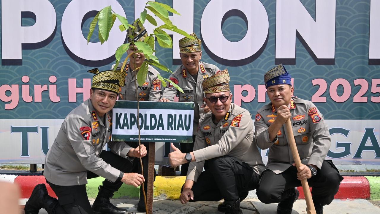 Mitigasi Bencana Karhutla, Kapolda Riau Hijaukan Area-Area di Inhu