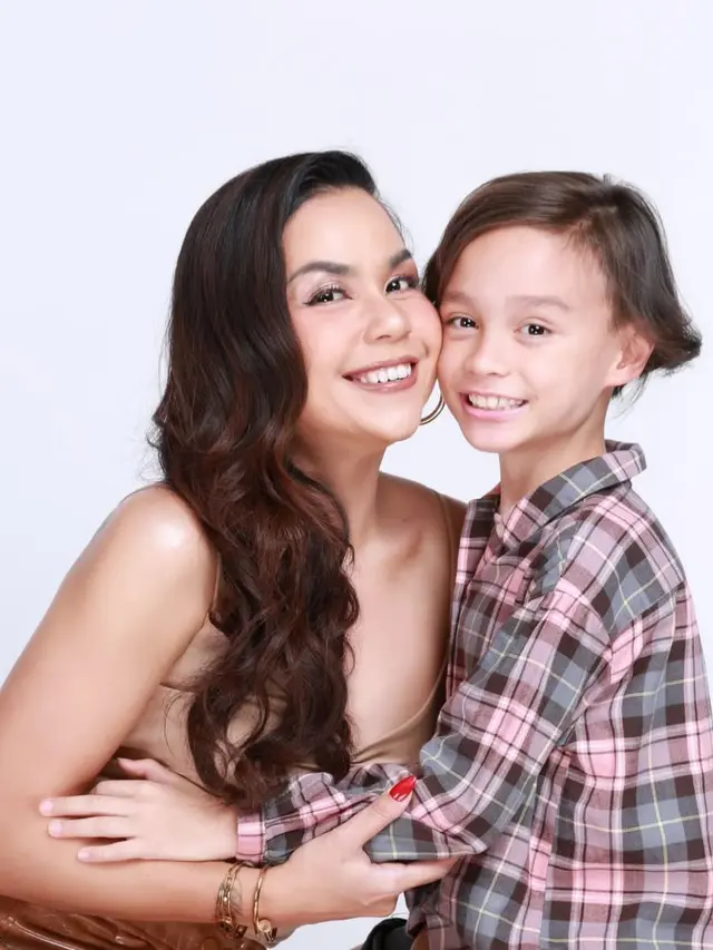 Potret Melaney Ricardo dan Anak-anaknya (credit: https://www.instagram.com/melaney_ricardo/ dan https://www.instagram.com/musefoto/)