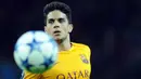 9. Marc Bartra, pemain bertahan jebolan Barcelona ini memiliki kemampuan membaca bola yang baik. Dirinya bisa dijadikan solusi bagi Mou untuk mengisi lini belakang MU. (AFP/Sergei Gapon)