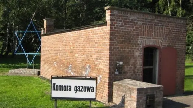 Kejar-kejaran di Bekas Kamp Konsentrasi Nazi, Video Ini Dikecam