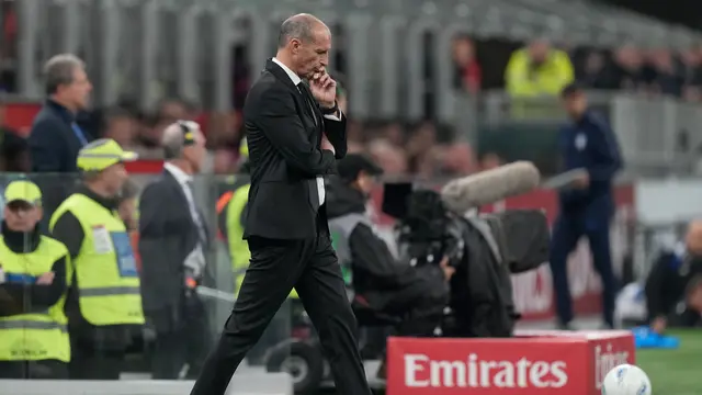 Massmiliano Allegri putar otak di pinggir lapangan di laga AC Milan vs Atalanta di pekan ke-36 Liga Italia 2025/2026 di San Siro, Senin (11/05/2026) dini hari WIB.