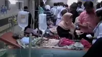 Sejumlah warga yang mengalami dehidrasi hingga pingsan akibat paparan gelombang panas dibawa ke Rumah Sakit Jinnah, Karachi.