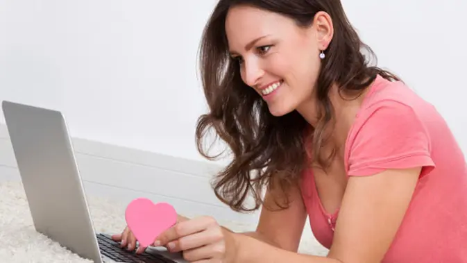 Beberapa Fakta Soal Online Dating Yang Belum Anda Tahu Lifestyle Fimela Com