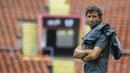 Pelatih Timnas Indonesia, Luis Milla, sebelum melawan Thailand pada laga Grup B SEA Games 2017 di Stadion Shah Alam, Selangor, Selasa (15/8/2017). Kedua negara bermain imbang 1-1. (Bola.com/Vitalis Yogi Trisna)