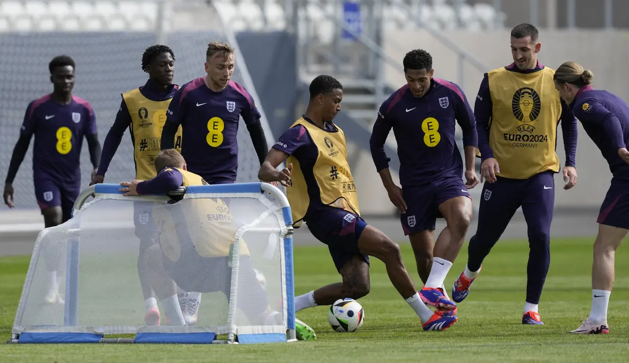 Inggris di Euro 2024 akan melakoni laga perdana Grup C melawan Serbia yang dilangsungkan di Gelsenkirchen Arena AufSchalke pada 17 Juni.  (Foto AP/Thanassis Stavrakis)