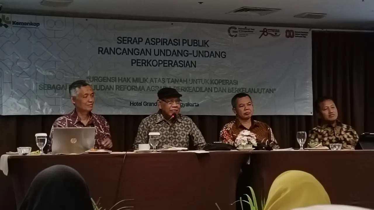 Guru Besar Sekolah Pascasarjana UGM Prof Sudjito Atmoredjo mengingatkan, koperasi harus menjadi subjek hukum yang berhak atas kepemilikan tanah secara penuh.
