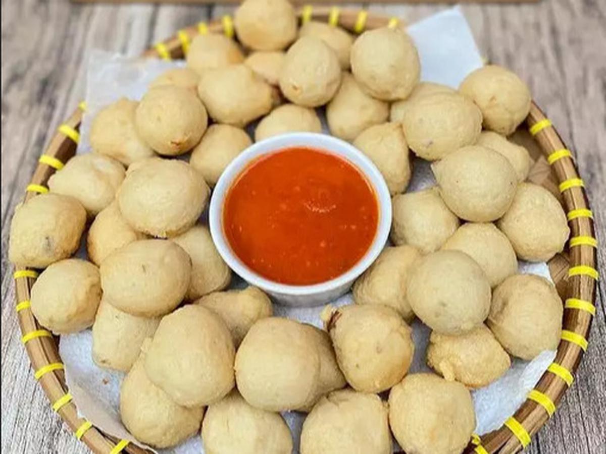1. Pempek adaan<br>