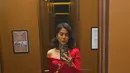 Perempuan 42 tahun itu hadir untuk mewakili serial Gadis Kretek yang berhasil membawa pulang penghargaan Best Miniseries untuk kategori International Competition-Program. [@therealdisastr].