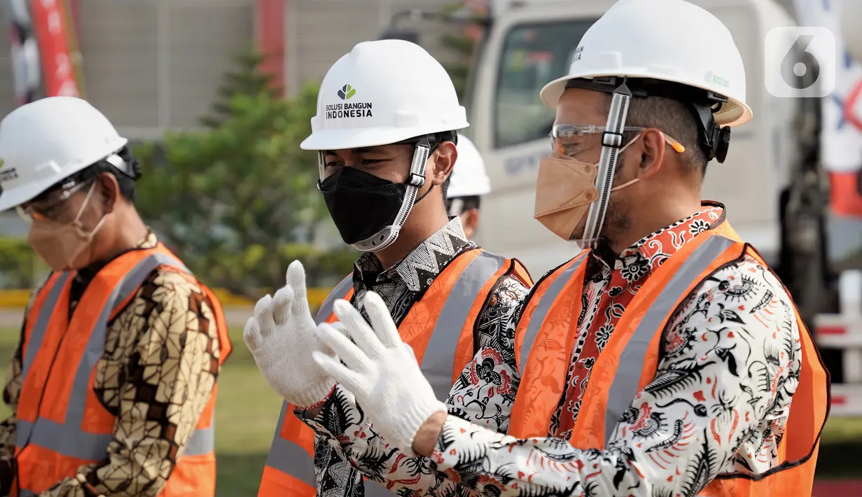 Proyek dengan investasi sebesar Rp1,4 triliun ini diantaranya meliputi, peningkatan kapasitas Terminal Khusus dari 15.000 DWT menjadi 50.000 DWT. Proyek pengembangan dermaga ini direncanakan untuk mampu memenuhi permintaan pasar ekspor hingga 500 ribu ton semen per tahun. (Liputan6.com/HO/SIG)