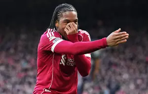 Rio Ngumoha kembali mencuri perhatian dalam kemenangan Liverpool di Liga Inggris 2025/2026, Sabtu (11/04/2026). (AP Photo/Jon Super)