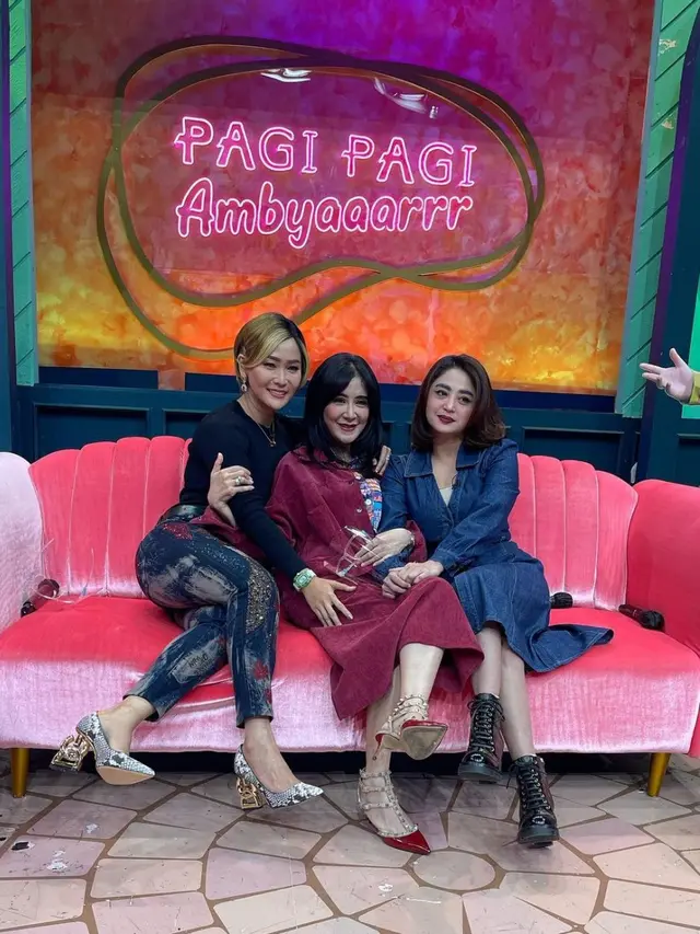 5 Potret Reuni Uut Permatasari, Inul Daratista dan Dewi Perssik, Diva Dangdut