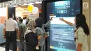 Nasabah mendapatkan informasi produk perbankan saat peringatan Hari Pelanggan Nasional di Kantor BNI Mall  Kota Kasablanka, Jakarta, Selasa (4/9). (Merdeka.com/Arie Basuki)