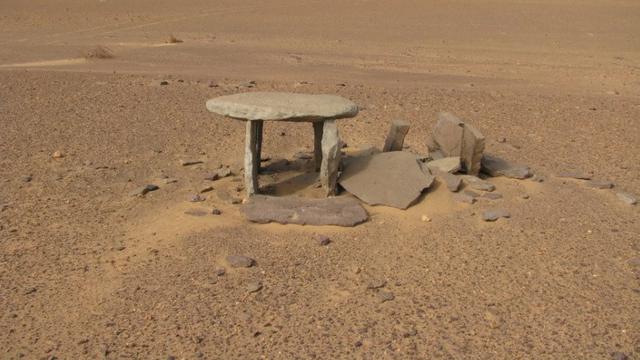 Batu Misterius di Sahara