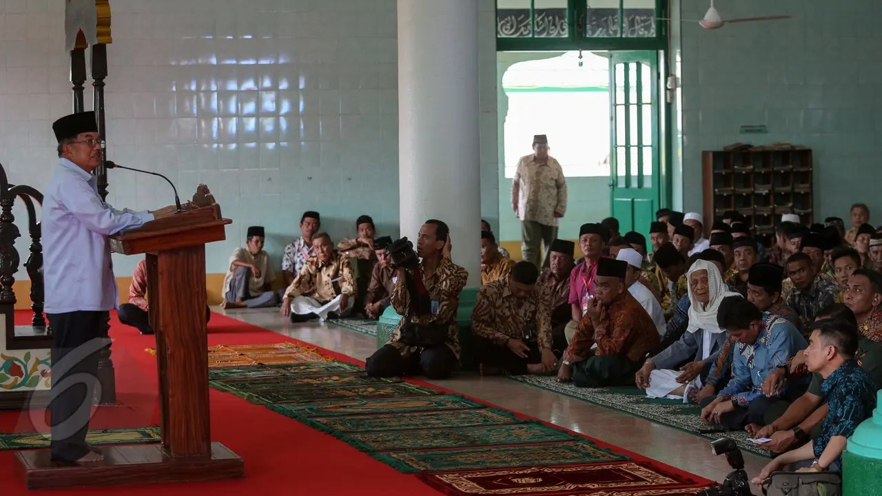 Jusuf Kalla Tinjau Masjid Tempat Mengaji Dirinya Waktu Kecil