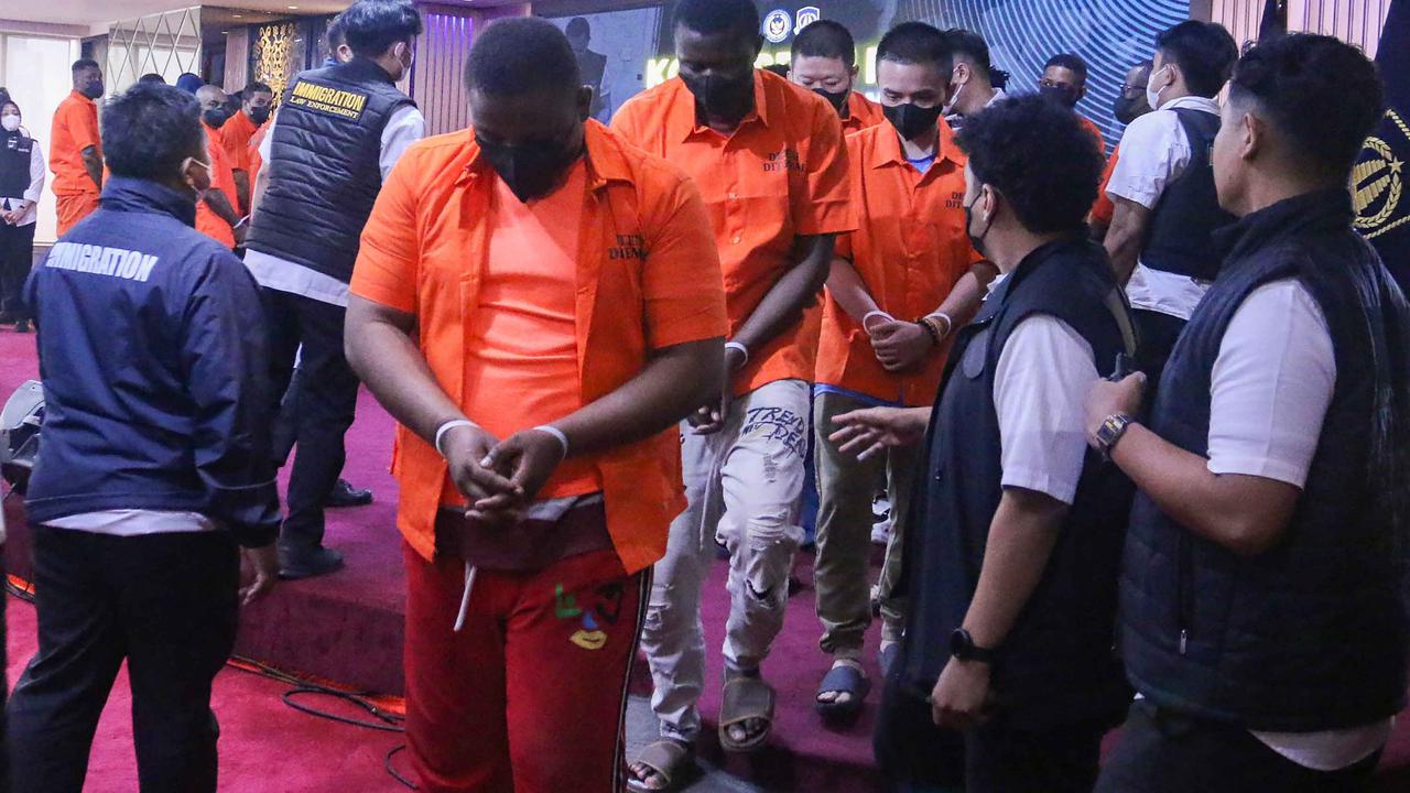 FOTO: Operasi Wira Waspada: 196 WNA Diamankan, Banyak Gunakan Izin Tinggal dan Investor Fiktif