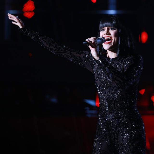 Lirik Lagu Price Tag Feat B O B Jessie J Ragam Bola Com