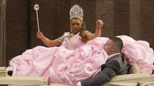 [Bintang] Gaun Pengantin