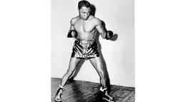 Henry Jackson atau Henry Armstrong petinju asal Columbus, Mississippi, AS, bertinju pada 1931-1945 dengan rekor 150 menang (100 KO) dan kalah 21 kali. Dia satu-satunya pemegang 3 gelar divisi kejuaraan dunia tinju pada waktu yang sama. (Photo/Instagram)