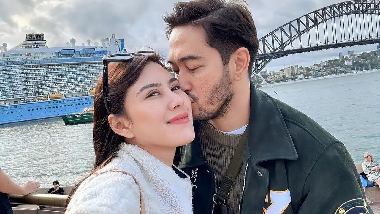 Syahnaz Sadiqah baru saja pulang liburan dari Australia bersama sang suami, selama di negeri Kangguru dia selalu membagikan keseruannya