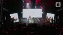 Penampilan Marion Jola saat tampil dalam festival musik Love Fest di Istora Senayan, Jakarta, Sabtu (22/2/2020). Dalam penampilannya Marion membawakan sejumlah lagu hitsnya seperti tak ingin pisah lagi, rayu, favorite sin. (Liputan6.com/Faizal Fanani)