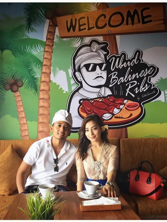 Beragam nitizen mengomentari foto-foto keduanya. Banyak dari nitizen yang mengaku iri dengan kedua pasangan ini. (Instagram/@nikitawillyofficial94)