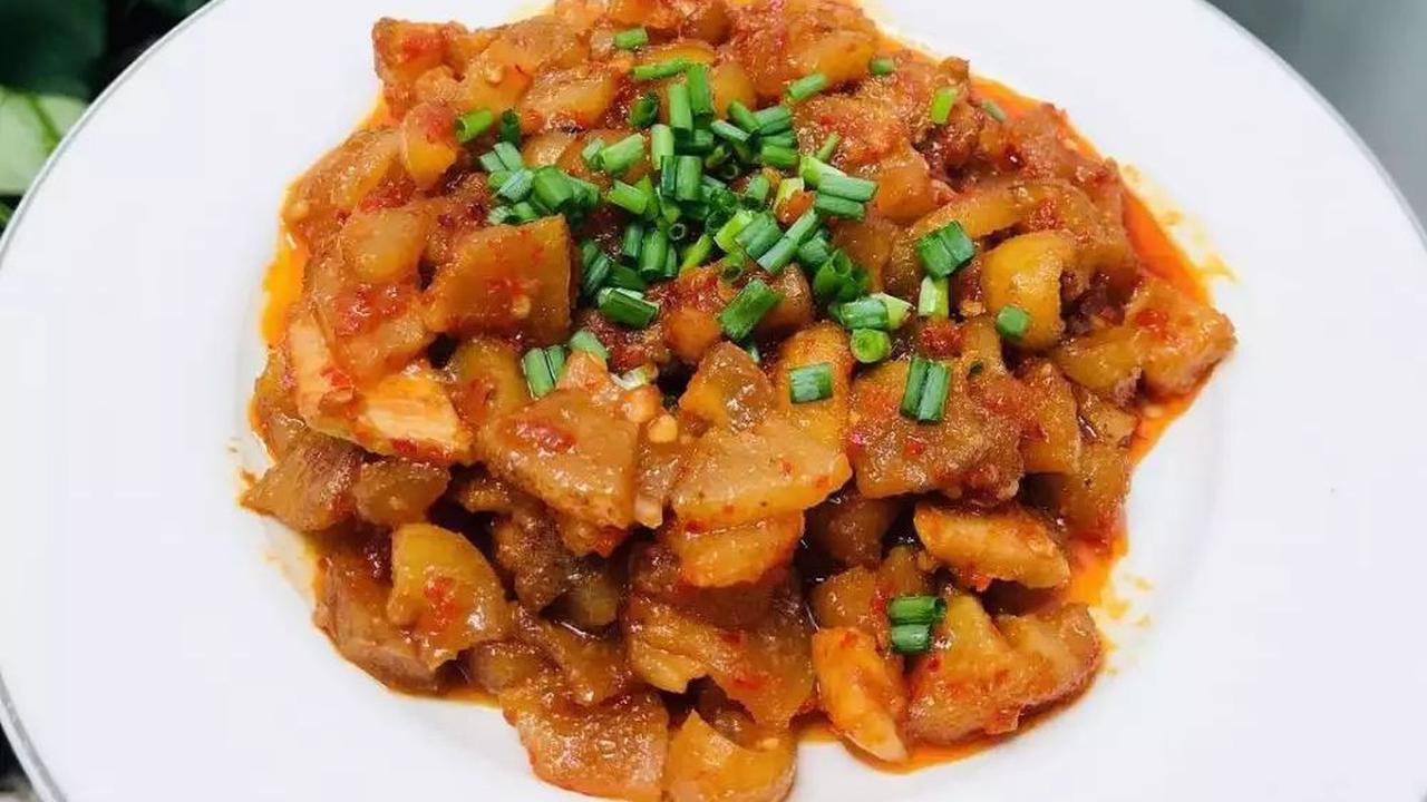 7. Kikil Pedas Manis