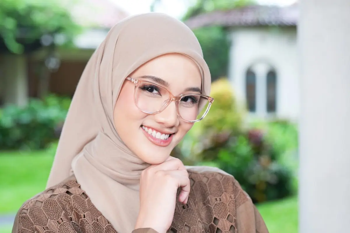 Kacamata Hijab Series untuk Sambut Ramadan yang cocok saat menggunakan hijab. Dok. Optik Tunggal