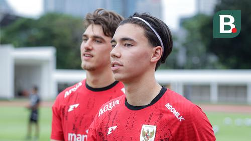 Pemain Timnas Indonesia U-22, Mauro Zijlstra (kiri) dan Dion Markx