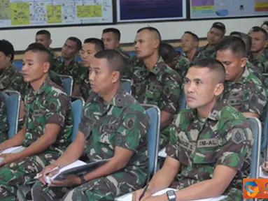 Citizen6, Surabaya: Sebanyak 37 siswa Diktukpa TNI AL XLI Pusdiklek menerima pengarahan dari Kadisinfolahtal tentang tujuan dari dibentuknya Diktukpa. (Pengirim: Penkobangdikal).