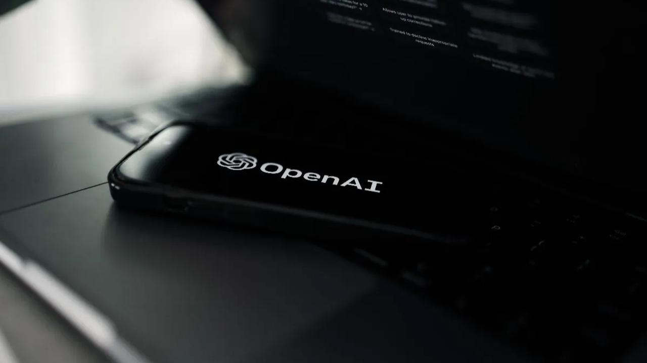 Mantan presiden OpenAI, Greg Brockman juga mengungkapkan bahwa tim baru di Microsoft juga akan menyertakan beberapa talenta utama OpenAI.&nbsp;