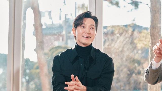 Jung Sung Il dalam You Quiz on the Block. (tvN via Instagram/ youquizontheblock)