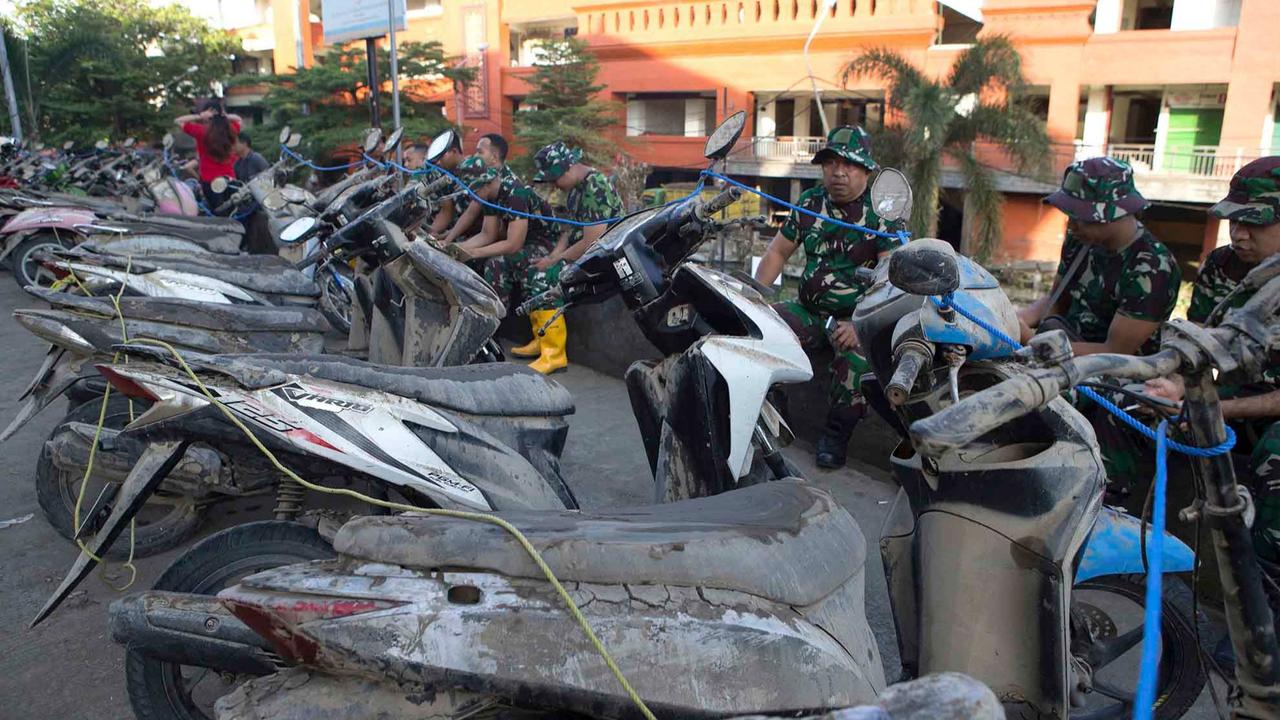 FOTO: Banjir Bali Renggut 16 Nyawa, Tim SAR Terus Cari Korban Hilang