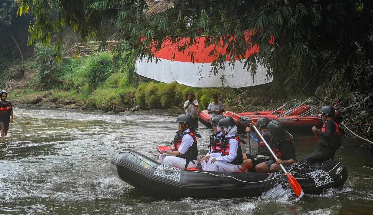 Kegiatan tersebut diselenggarakan Komunitas Ciliwung Depok. (merdeka.com/Arie Basuki)