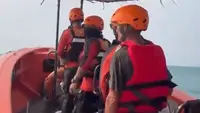 SAR Banten melakukan pencarian rombongan jurnalis yang hilang kontak setelah berangkat dari Dermaga Pegedongan, Carita, Pandeglang, menuju kawasan Gunung Anak Krakatau. (Foto: Tangakapan layar di Instagram SAR Banten).