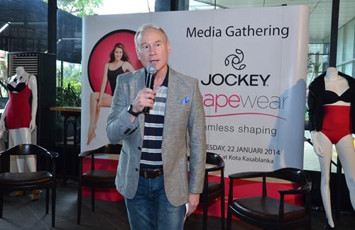 President Director Jockey International Inc., membuka konferensi pers Jockey Seamless Shapewear | Foto: copyright Vemale.com