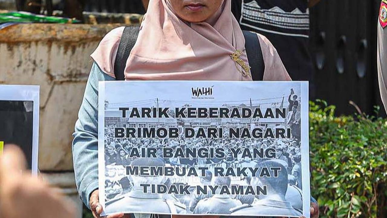 FOTO: Tolak Proyek Strategis Nasional, Warga Nagari Air Bangis Geruduk Kemenko Perekonomian